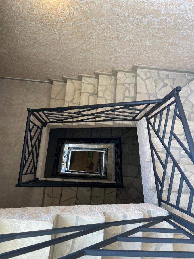 Chogo Otel Kutaisi Dış mekan fotoğraf