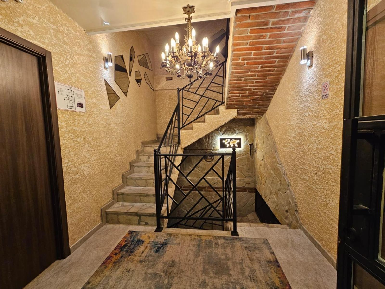 Chogo Otel Kutaisi Dış mekan fotoğraf